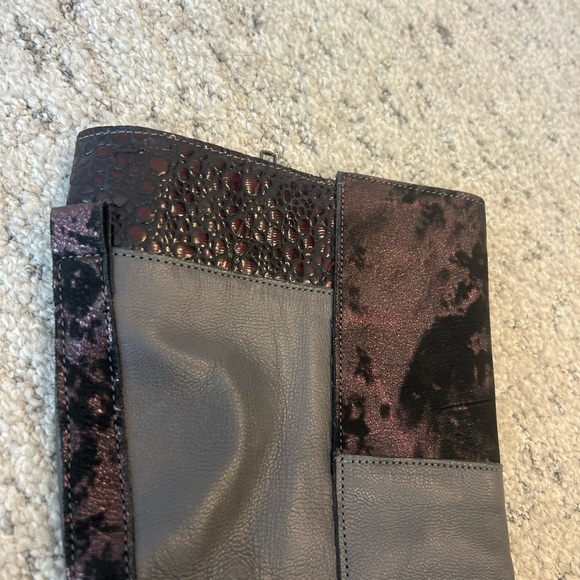 Felmini NWOT box size 38 (7.5) Gray Chunky Block Heel purple reptile accents - Picture 5 of 14